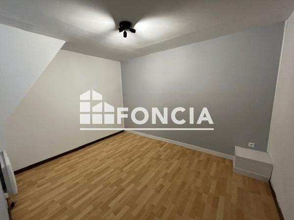 Location Maison 4 pièces 103 m² - 6 PLACE HENRI JURION Launois Sur Vence 08430