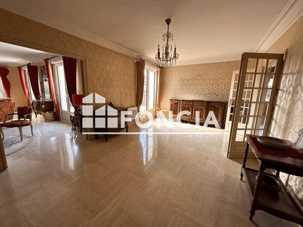 À vendre Maison 9 pièces 227 m² - Laval 53000