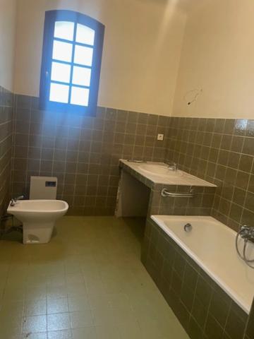 Propriete à vendre 15 pièces ESCOUBES POUTS (65)