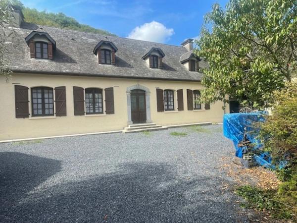 Propriete à vendre 15 pièces ESCOUBES POUTS (65)