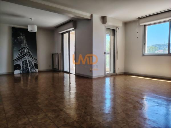 T4 lumineux avec garage, cave et loggia à proximités des écoles