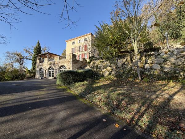 Maison 8 pièce(s) 5 chambre(s) 282 m²