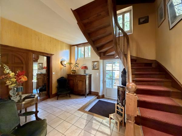 Maison 8 pièce(s) 5 chambre(s) 282 m²