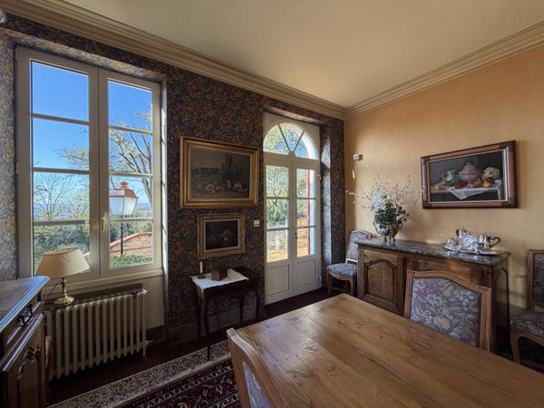 Maison 8 pièce(s) 5 chambre(s) 282 m²