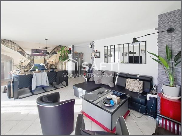 MAISON MONTREUILJUIGNE, QUARTIER Béné, 3 CHAMBRES