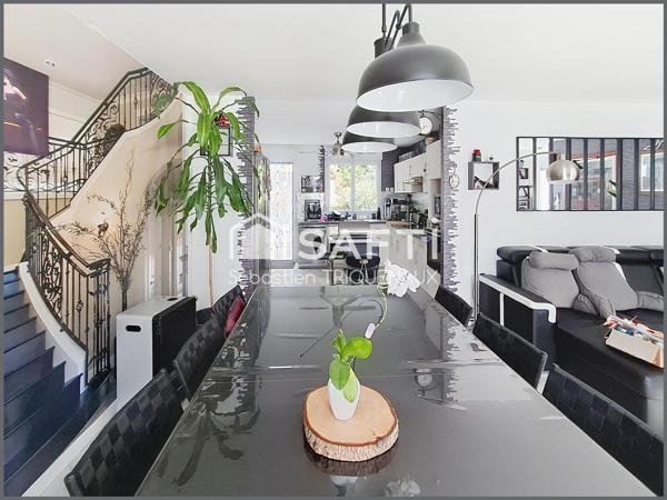 MAISON MONTREUILJUIGNE, QUARTIER Béné, 3 CHAMBRES
