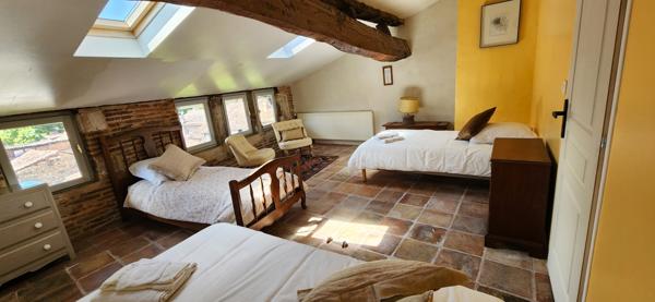 Saint-Antonin-Noble-Val (82140) Maison de marchand du 13ème siècle, maison d'hôtes, village médiéval à 40km d'Albi, au coeur des gorges de l'A