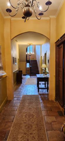 Saint-Antonin-Noble-Val (82140) Maison de marchand du 13ème siècle, maison d'hôtes, village médiéval à 40km d'Albi, au coeur des gorges de l'A