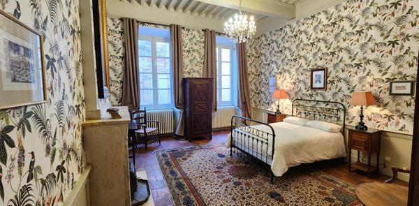 Saint-Antonin-Noble-Val (82140) Maison de marchand du 13ème siècle, maison d'hôtes, village médiéval à 40km d'Albi, au coeur des gorges de l'A