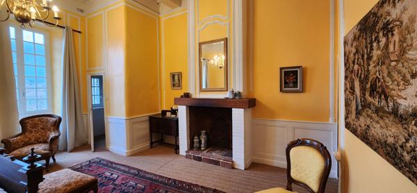 Saint-Antonin-Noble-Val (82140) Maison de marchand du 13ème siècle, maison d'hôtes, village médiéval à 40km d'Albi, au coeur des gorges de l'A