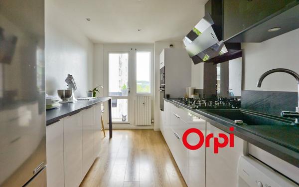 Appartement à vendre    4 pièces • 72,22 m2 Saint-Genis-Laval