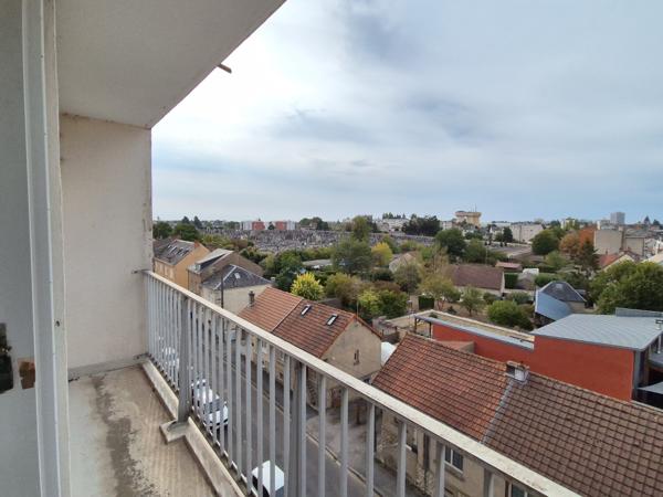 Appartement
         2 pièces
        - 51 m² 65 900 € *
