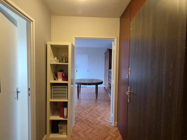 Appartement
         2 pièces
        - 51 m² 65 900 € *