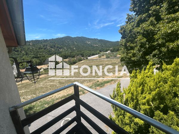 Location Appartement meublé 3 pièces 63.1 m² - LIEU DIT L HUBAC ET ST JEAN Chateauredon 04270
