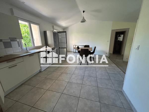 Location Appartement meublé 3 pièces 63.1 m² - LIEU DIT L HUBAC ET ST JEAN Chateauredon 04270