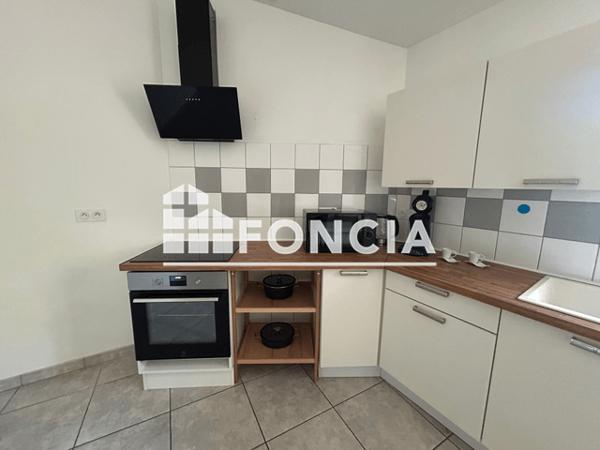 Location Appartement meublé 3 pièces 63.1 m² - LIEU DIT L HUBAC ET ST JEAN Chateauredon 04270