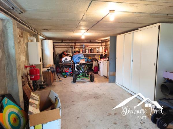 Maison familiale ou projet de gîte : 215 m² de potentiel à explorer à Bugeat !