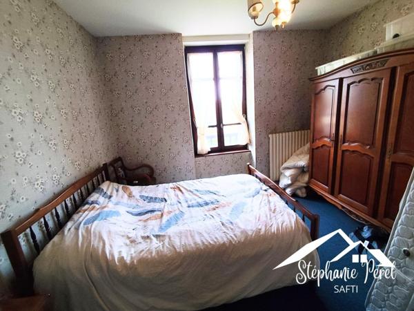 Maison familiale ou projet de gîte : 215 m² de potentiel à explorer à Bugeat !