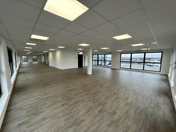 BUREAUX à LOUER de 290.74 m²