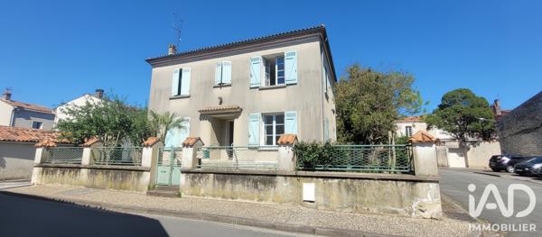 Maison à vendre 7 pièces 145 m² Saint-Jean-d'Angély