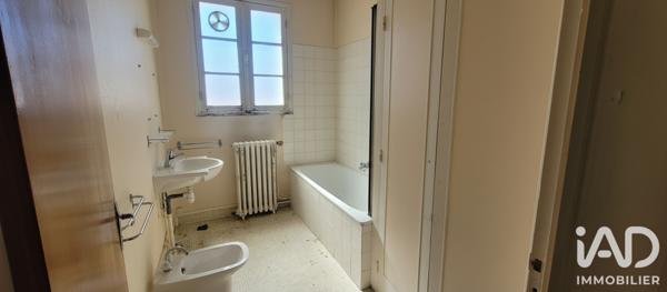 Maison à vendre 7 pièces 145 m² Saint-Jean-d'Angély