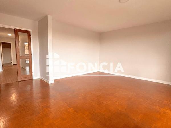 Location Appartement 4 pièces 89.8 m² - RESIDENCE JONGKIND La Cote Saint Andre 38260