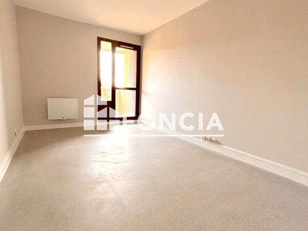 Location Appartement 4 pièces 89.8 m² - RESIDENCE JONGKIND La Cote Saint Andre 38260