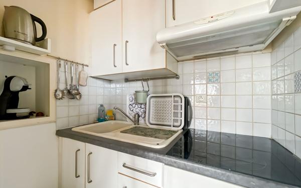 Appartement à vendre    2 pièces • 28 m2 Fréjus