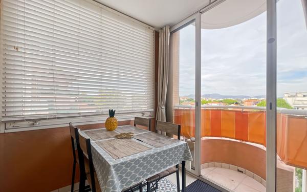 Appartement à vendre    2 pièces • 28 m2 Fréjus