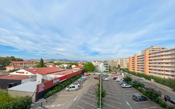 Appartement à vendre    2 pièces • 28 m2 Fréjus