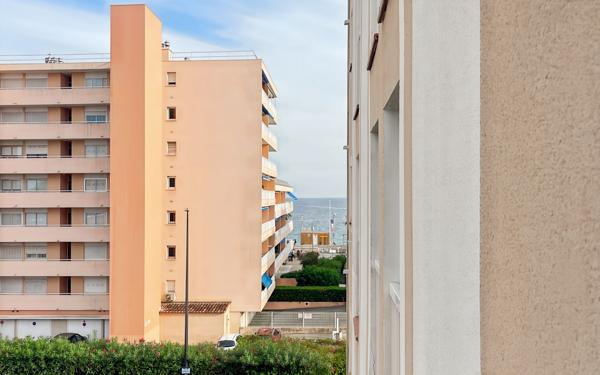 Appartement à vendre    2 pièces • 28 m2 Fréjus