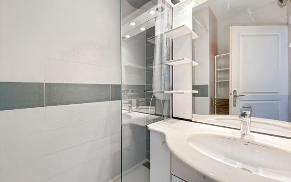 Appartement à vendre    2 pièces • 28 m2 Fréjus