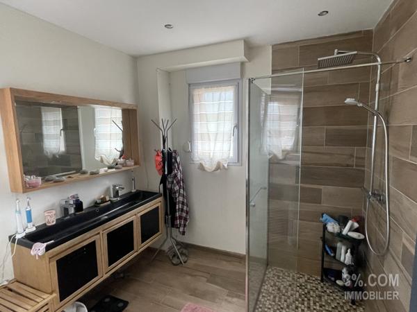 Maison de 230 m², piscine intérieure chauffée 34m² , 4 chambres, garage, terrasse, jardin. Lunéville (54300)