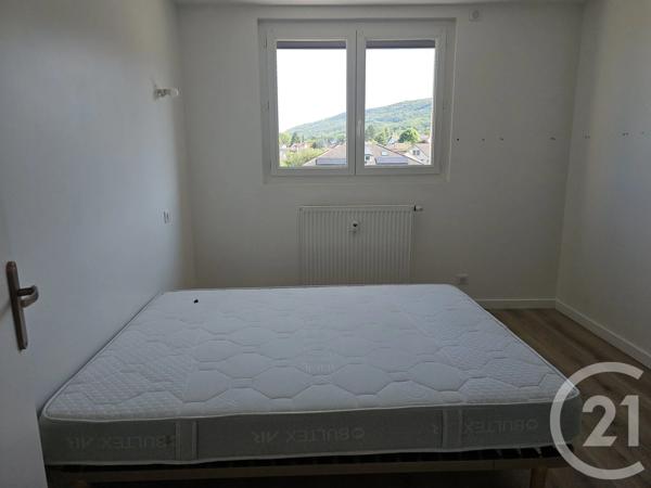 Appartement F3 à vendre  4 pièces - 72 m 2   PERRIGNY  - 39