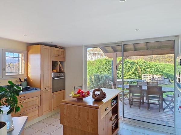 Villa traditionnelle sur les hauteurs de Thurins.