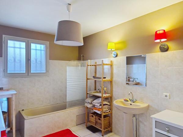 Villa traditionnelle sur les hauteurs de Thurins.