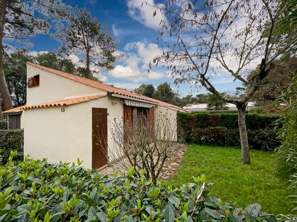 Pavillon T2 mezzanine dans résidence avec piscine chauffée