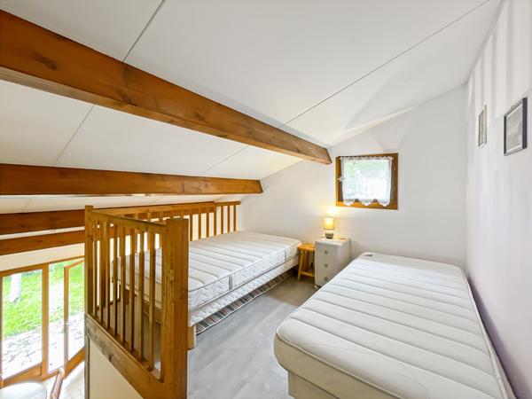 Pavillon T2 mezzanine dans résidence avec piscine chauffée