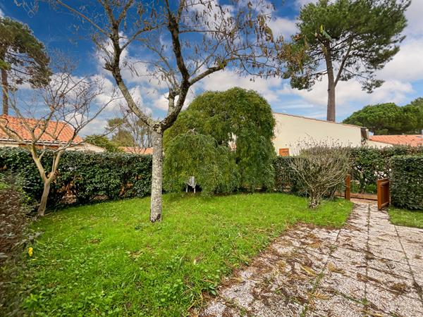 Pavillon T2 mezzanine dans résidence avec piscine chauffée