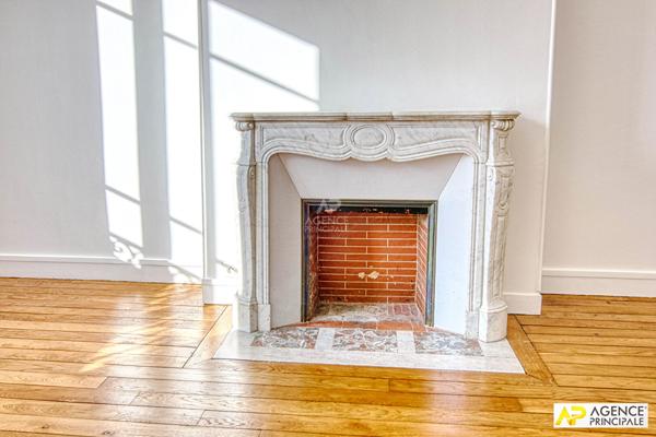 Versailles Notre-Dame les Prés - Appartement 4 pièces 93 .34 m² carrez avec cave et balcon situé au 1er étage d'un superbe immeuble ancien €895 000 ** - Référence 27679
