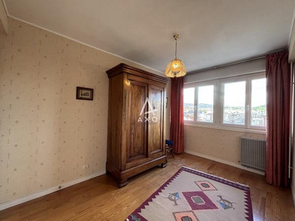 T5 de 99 m² avec balcon, cave et parking  Clermont-Ferrand centre