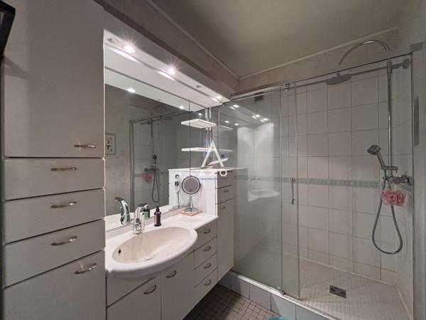 T5 de 99 m² avec balcon, cave et parking  Clermont-Ferrand centre