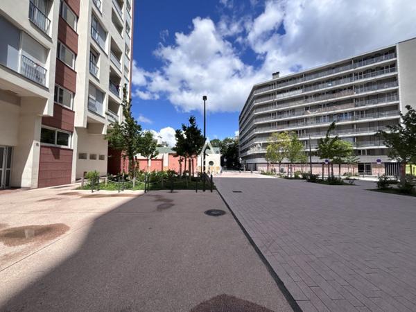 T5 de 99 m² avec balcon, cave et parking  Clermont-Ferrand centre