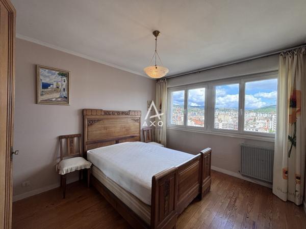 T5 de 99 m² avec balcon, cave et parking  Clermont-Ferrand centre