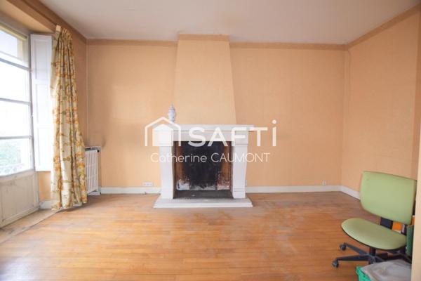 Emplacement N°1, bel immeuble à rénover