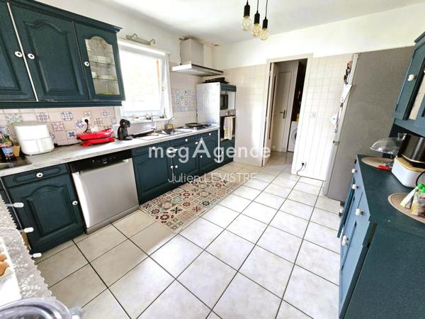 Maison à Houdan, 78550 - 8 pièces 210m²