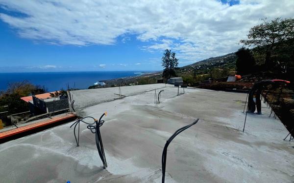 Maison à vendre    4 pièces • 110 m2 Saint-Leu