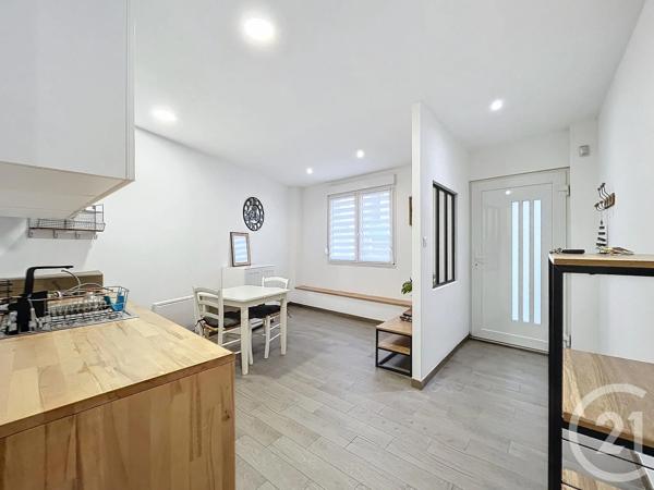 Appartement F2 à vendre  2 pièces - 33 m 2   BEAUCOURT  - 90