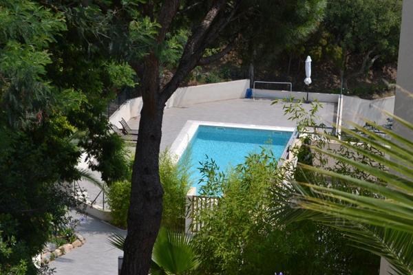 Rare et atypique...Villa sur le toit offrant une vue panoramique sur le Golfe de St Tropez