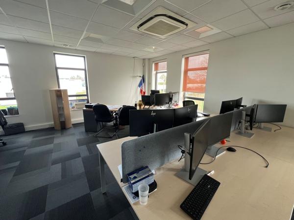 Bureaux indépendants à vendre ou louer Les Sorinières stationnements extérieurs